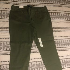 Old Navy Pixie Ankle Pants